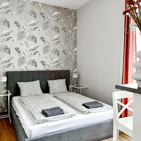 T32 Central Modern Suites Budapest Ngoại thất bức ảnh