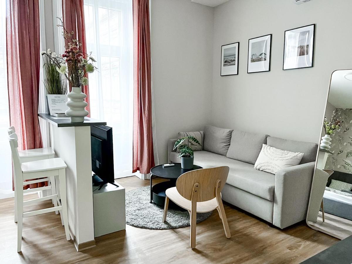T32 Central Modern Suites Budapest Ngoại thất bức ảnh