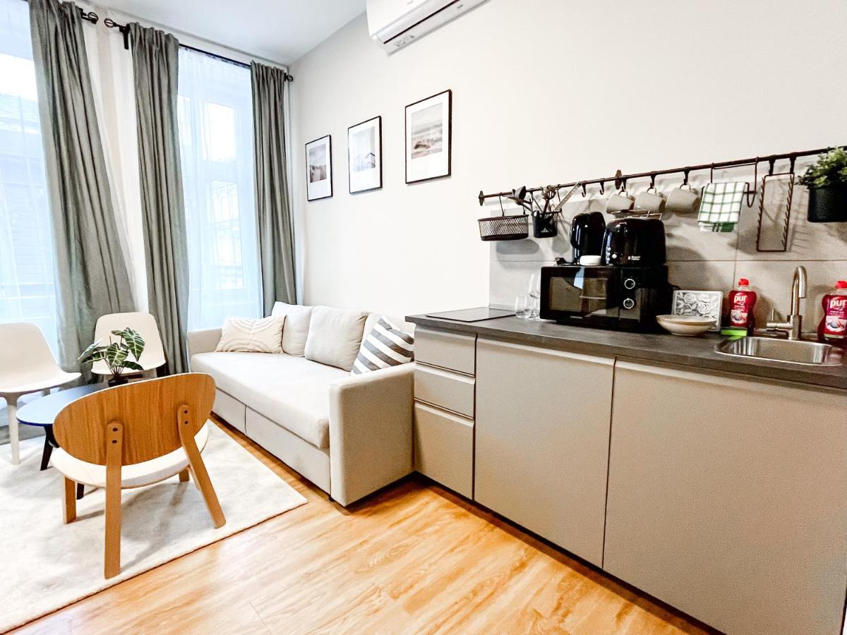 T32 Central Modern Suites Budapest Ngoại thất bức ảnh
