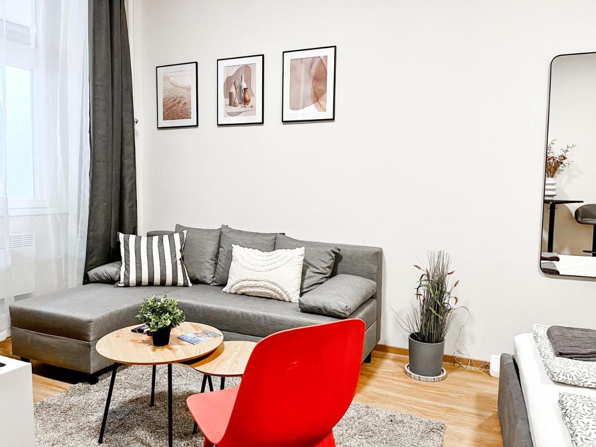 T32 Central Modern Suites Budapest Ngoại thất bức ảnh