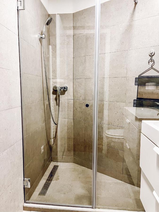 T32 Central Modern Suites Budapest Ngoại thất bức ảnh