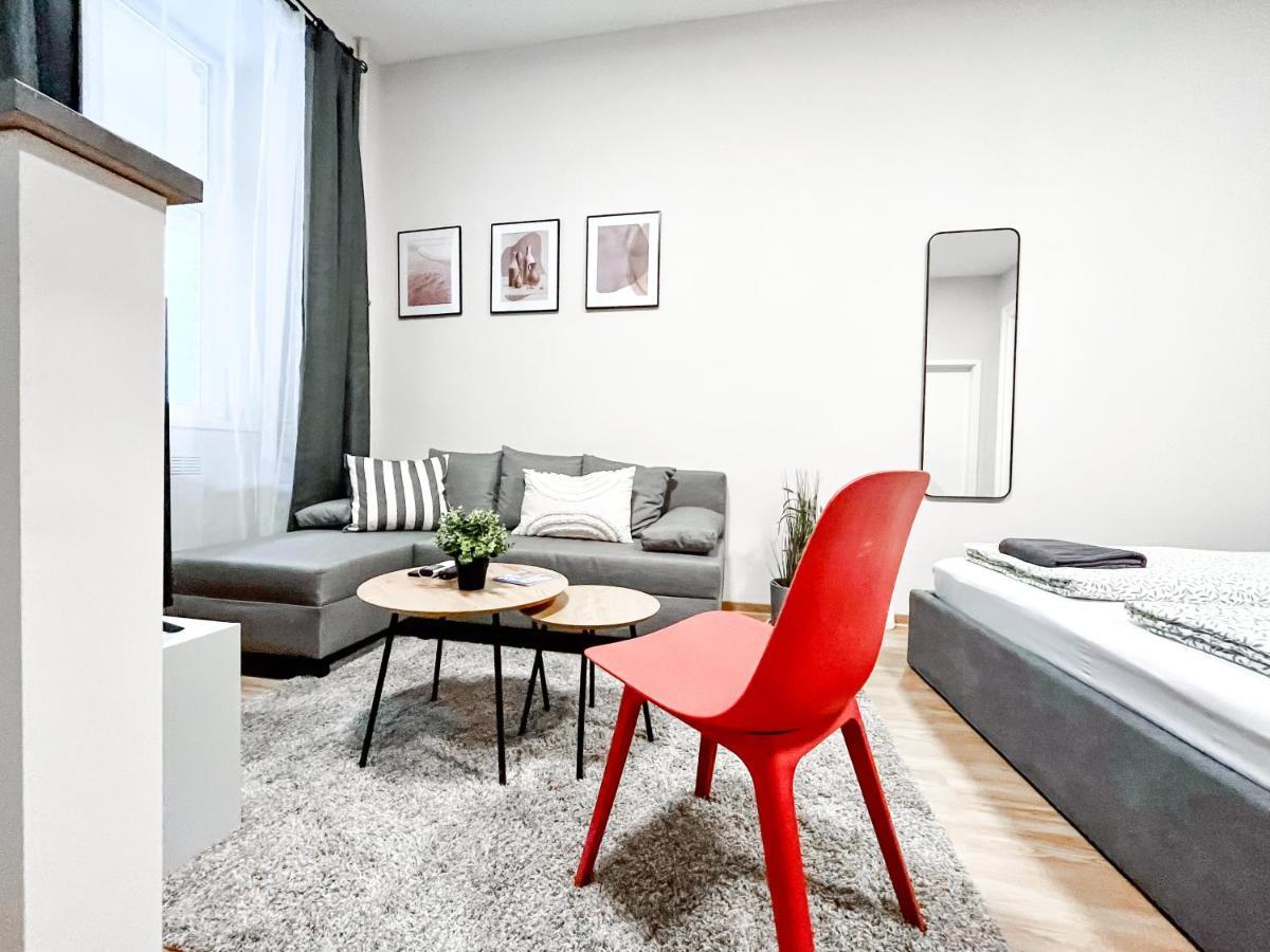 T32 Central Modern Suites Budapest Ngoại thất bức ảnh