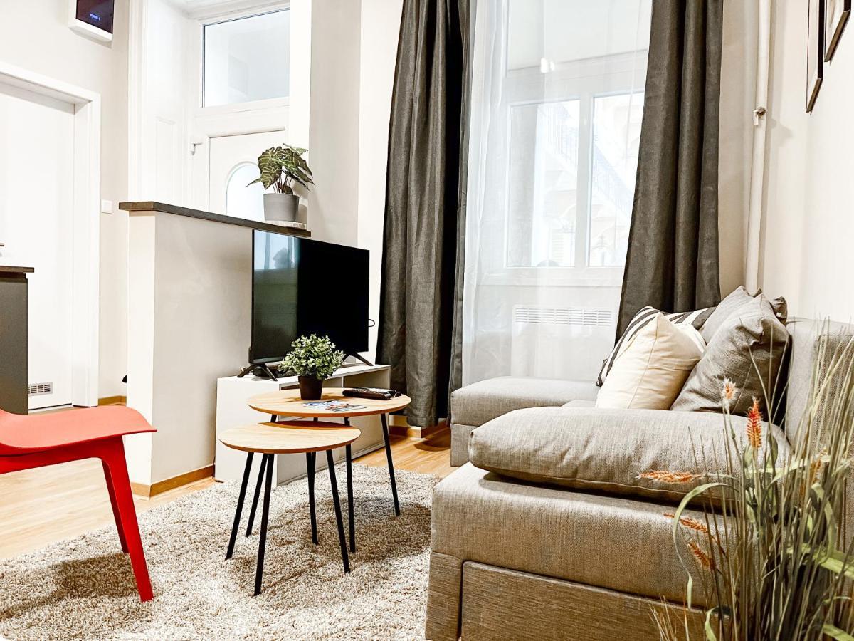 T32 Central Modern Suites Budapest Ngoại thất bức ảnh