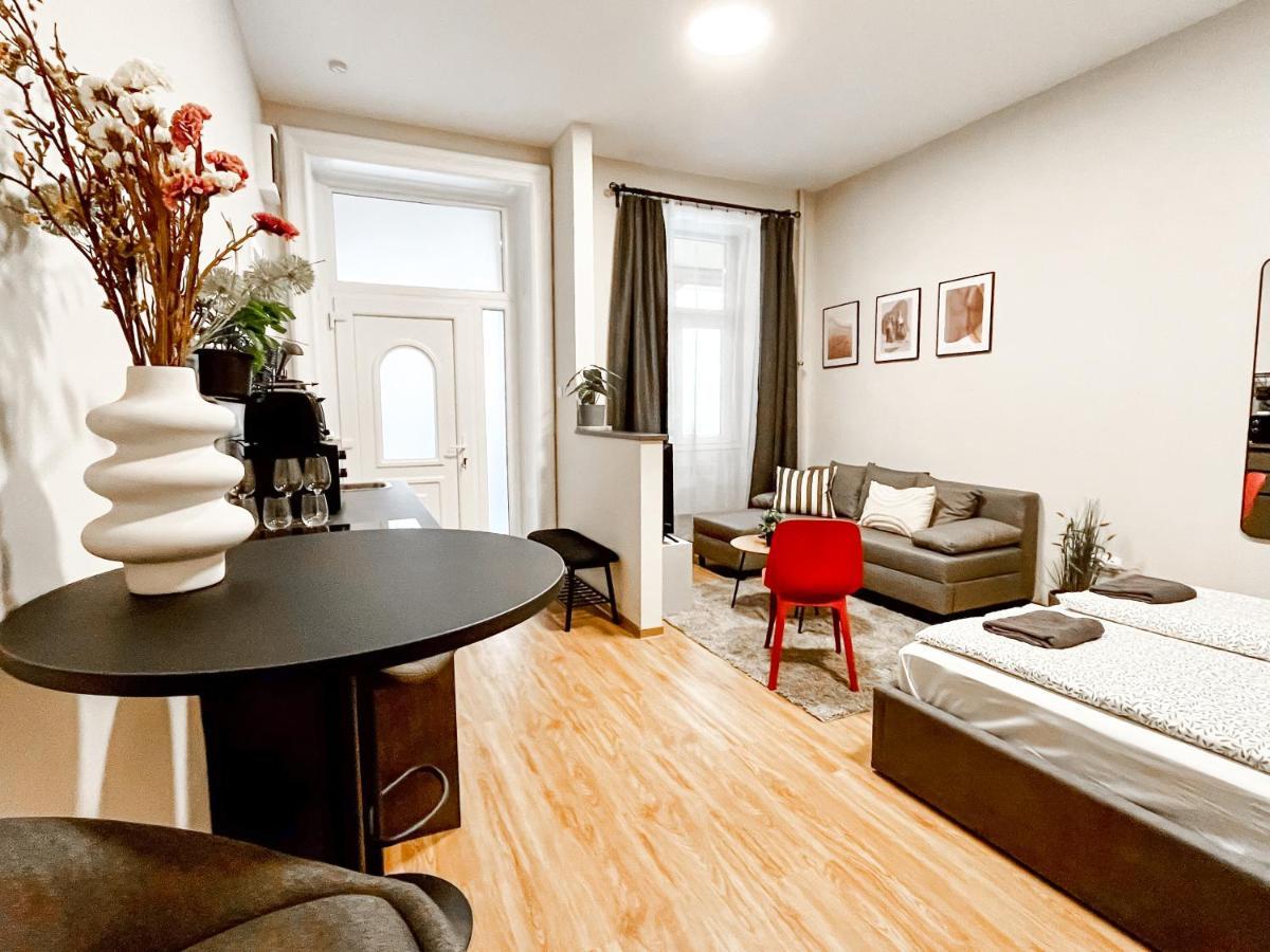 T32 Central Modern Suites Budapest Ngoại thất bức ảnh